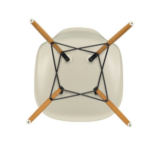 Cadeira Eames em Plástico DSW / Ácer Dourado